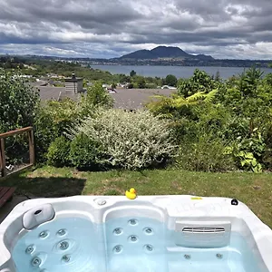 https://beauty-by-the-bay-taupo.rotoruahotelsnz.com